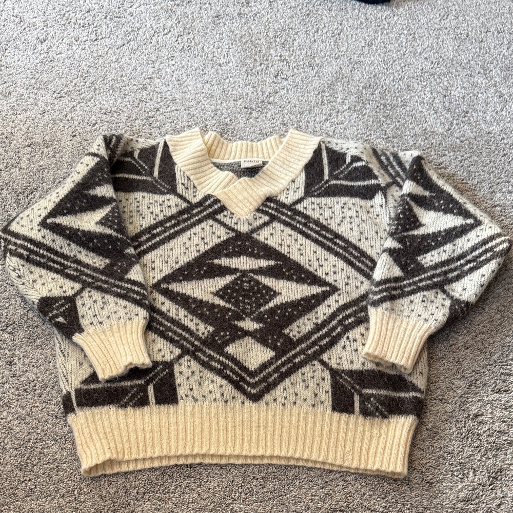 Hilda Ltd wool sweater